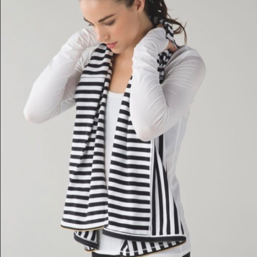 Lululemon Vinyasa Scarf *Zips
